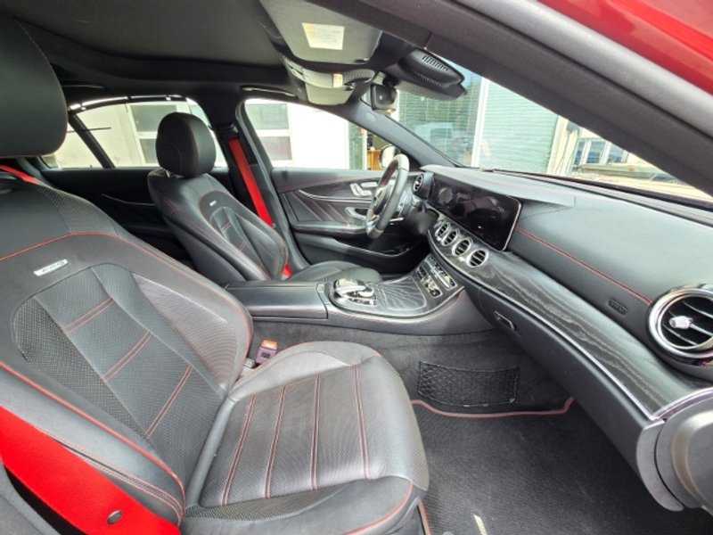 Mercedes-Benz E 53 AMG 4 Matic+ — photo 10