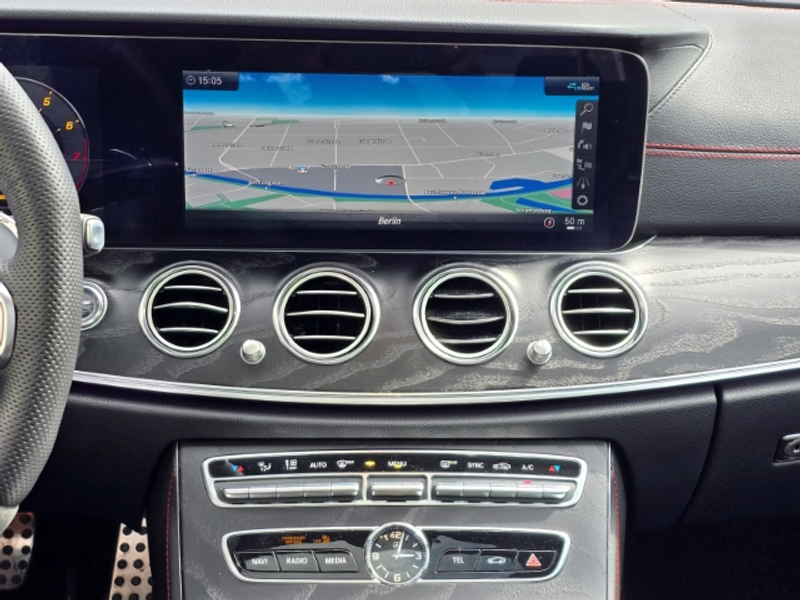 Mercedes-Benz E 53 AMG 4 Matic+ — photo 13