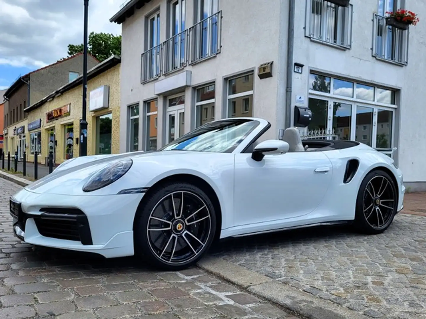 Porsche 911 Turbo S Cabriolet LIFT KERAMIK BUR SP.CHRONO Wit - 1
