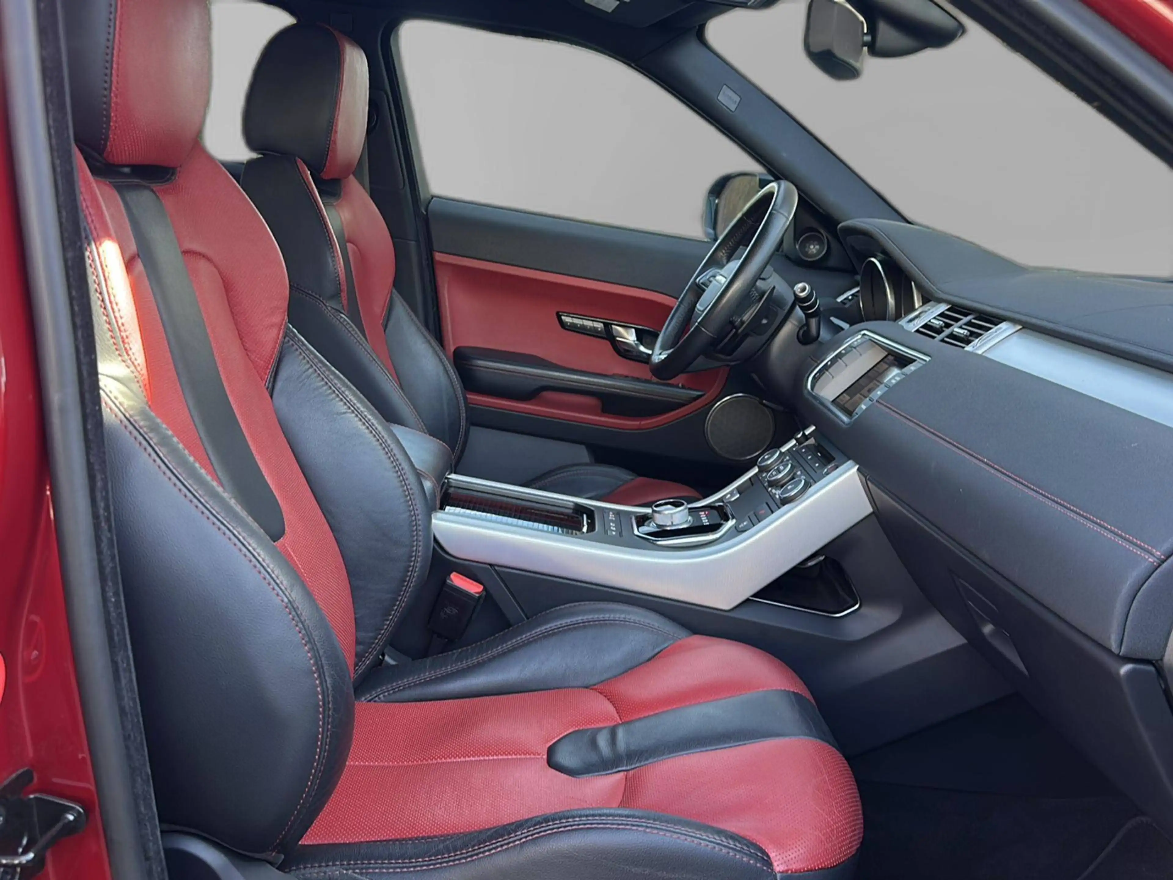 Land Rover Range Rover Evoque Dynamic — photo 11