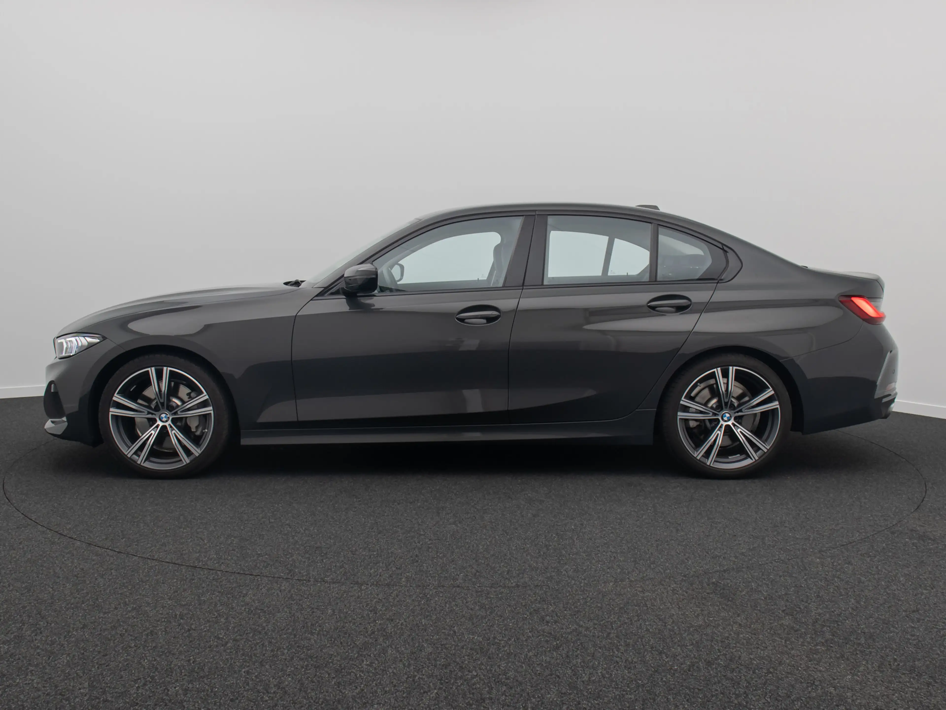 BMW 330 Komfort DAB HiFi Leder M Sport 19Zoll — photo 11