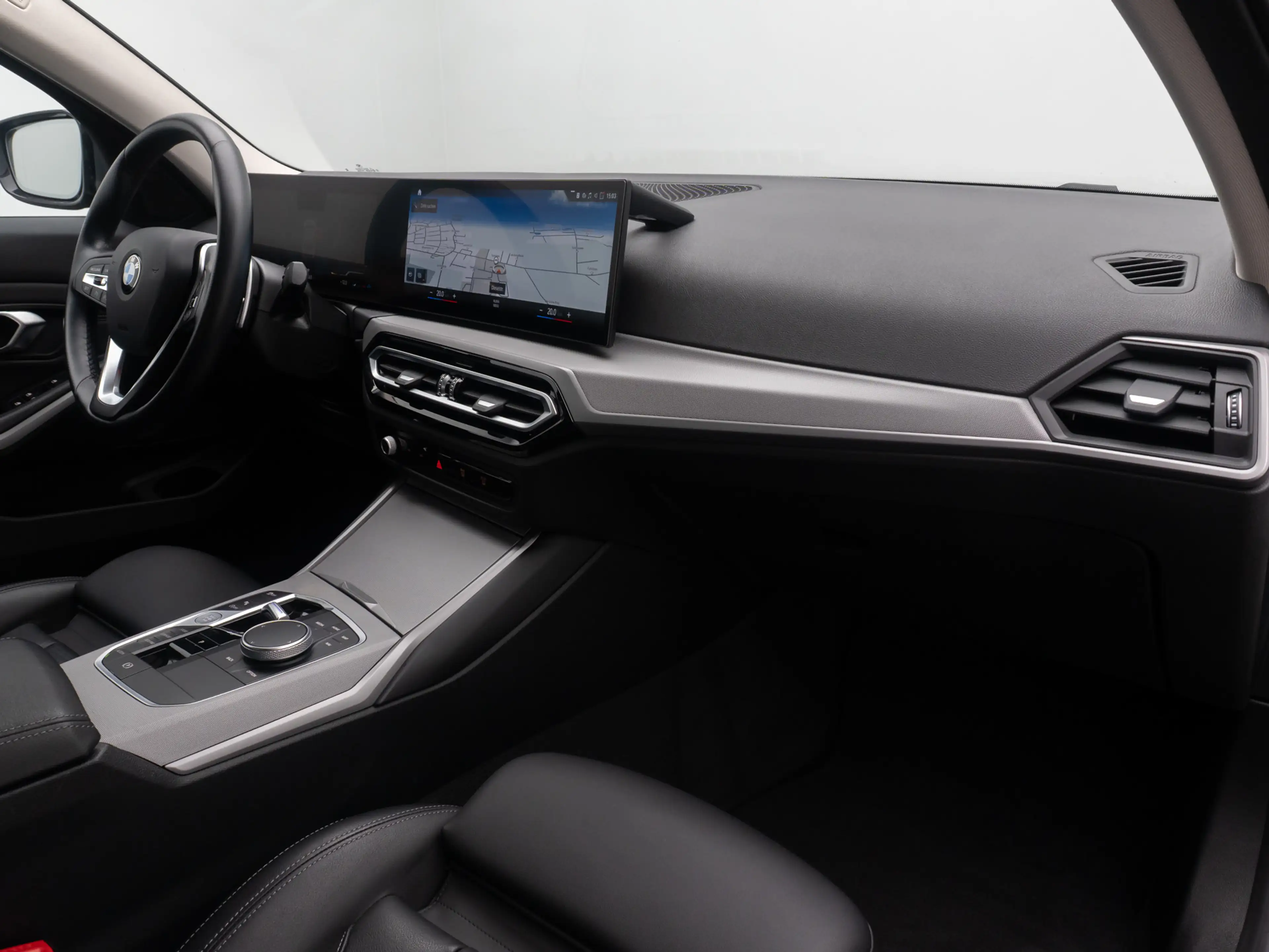 BMW 330 Komfort DAB HiFi Leder M Sport 19Zoll — photo 23