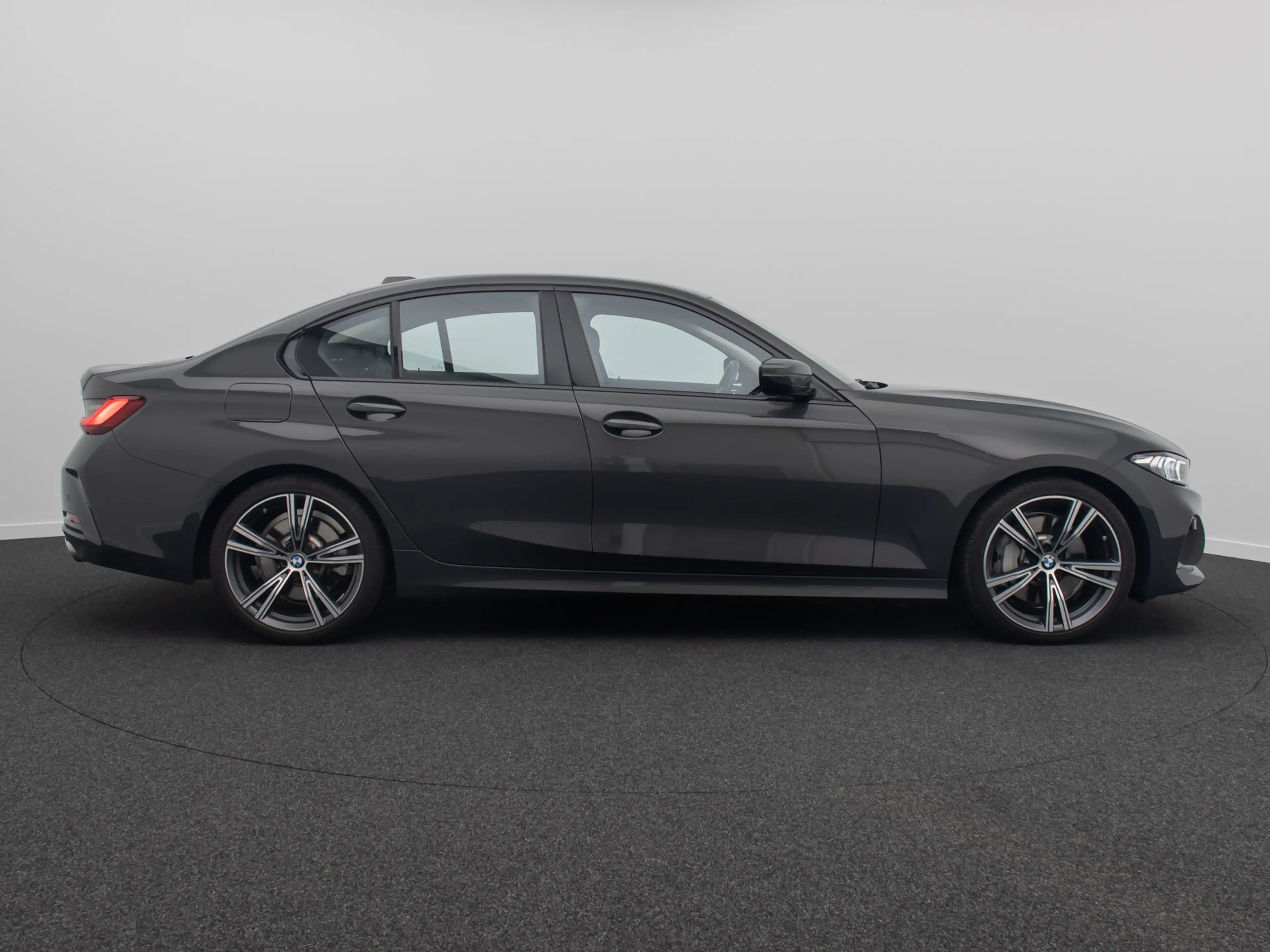 BMW 330 Komfort DAB HiFi Leder M Sport 19Zoll — photo 5