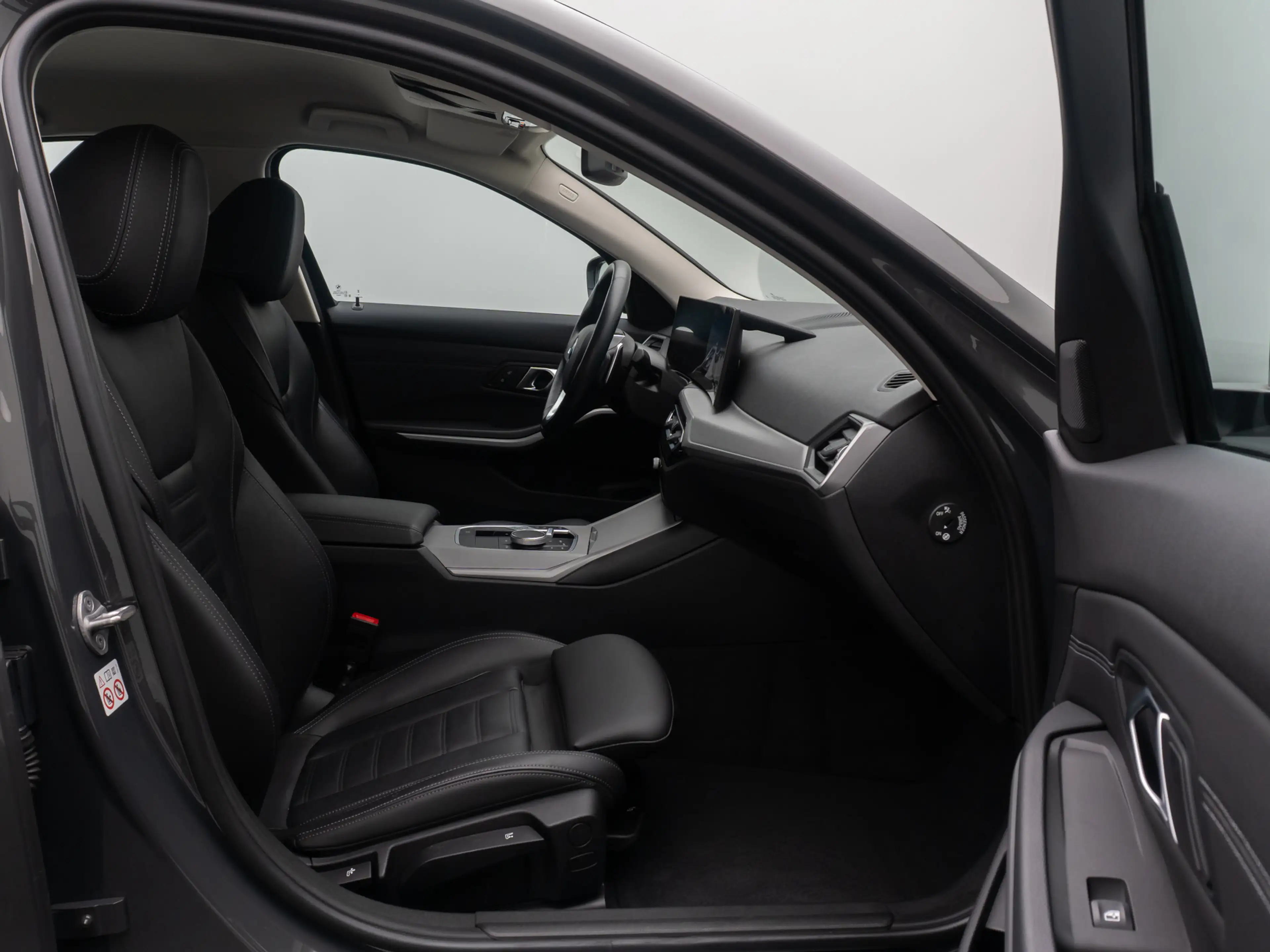 BMW 330 Komfort DAB HiFi Leder M Sport 19Zoll — photo 24
