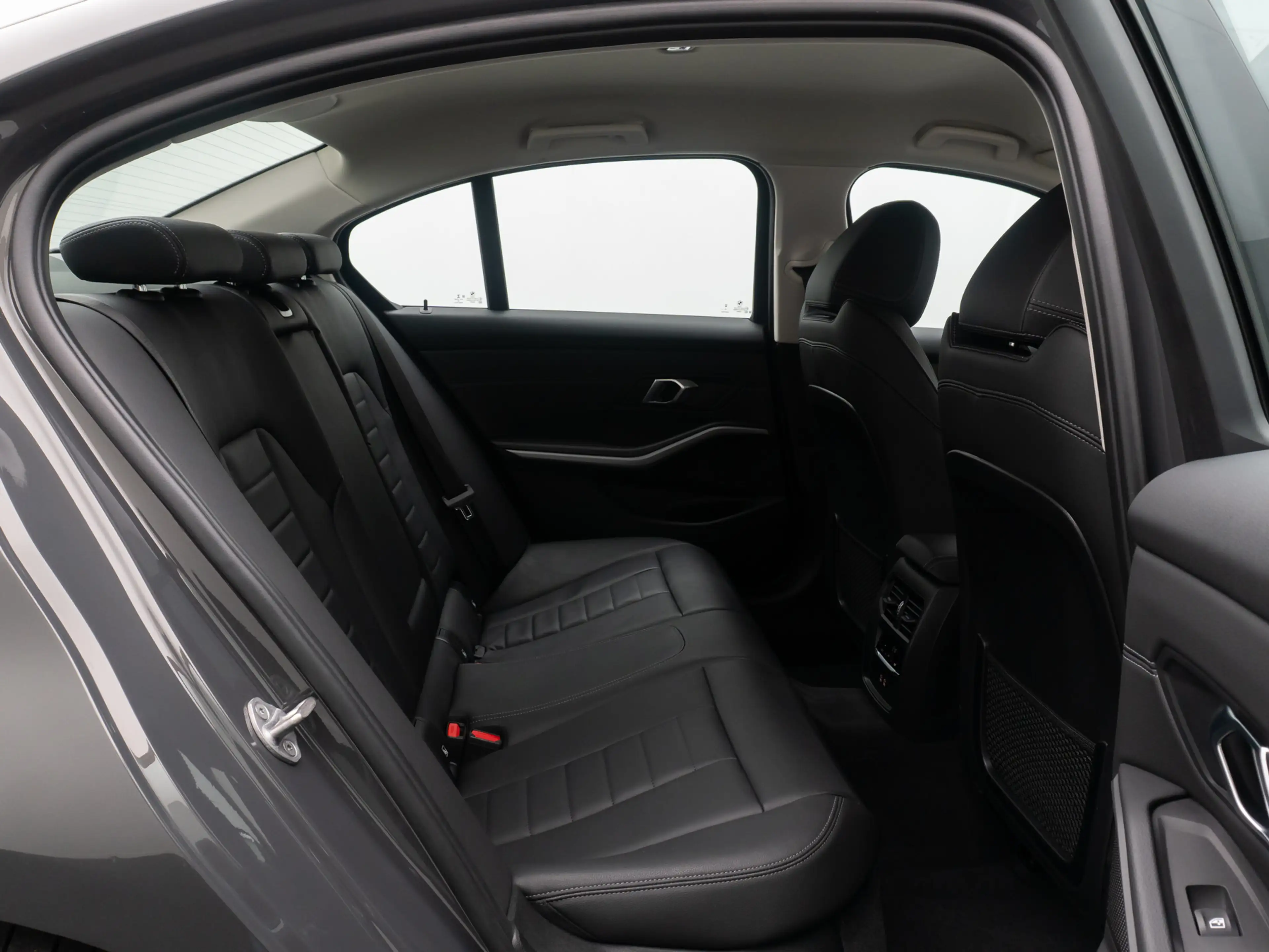 BMW 330 Komfort DAB HiFi Leder M Sport 19Zoll — photo 26