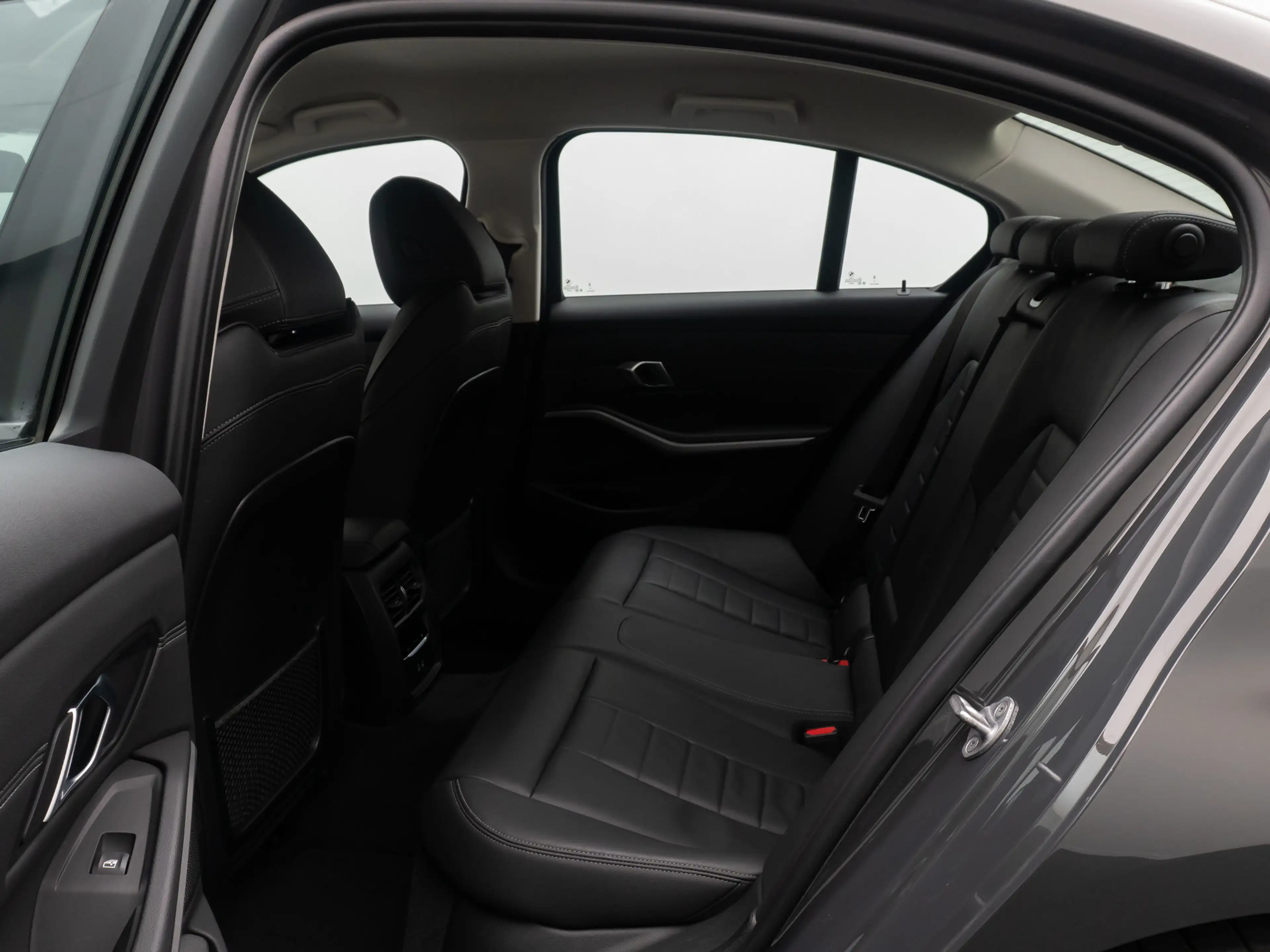 BMW 330 Komfort DAB HiFi Leder M Sport 19Zoll — photo 25