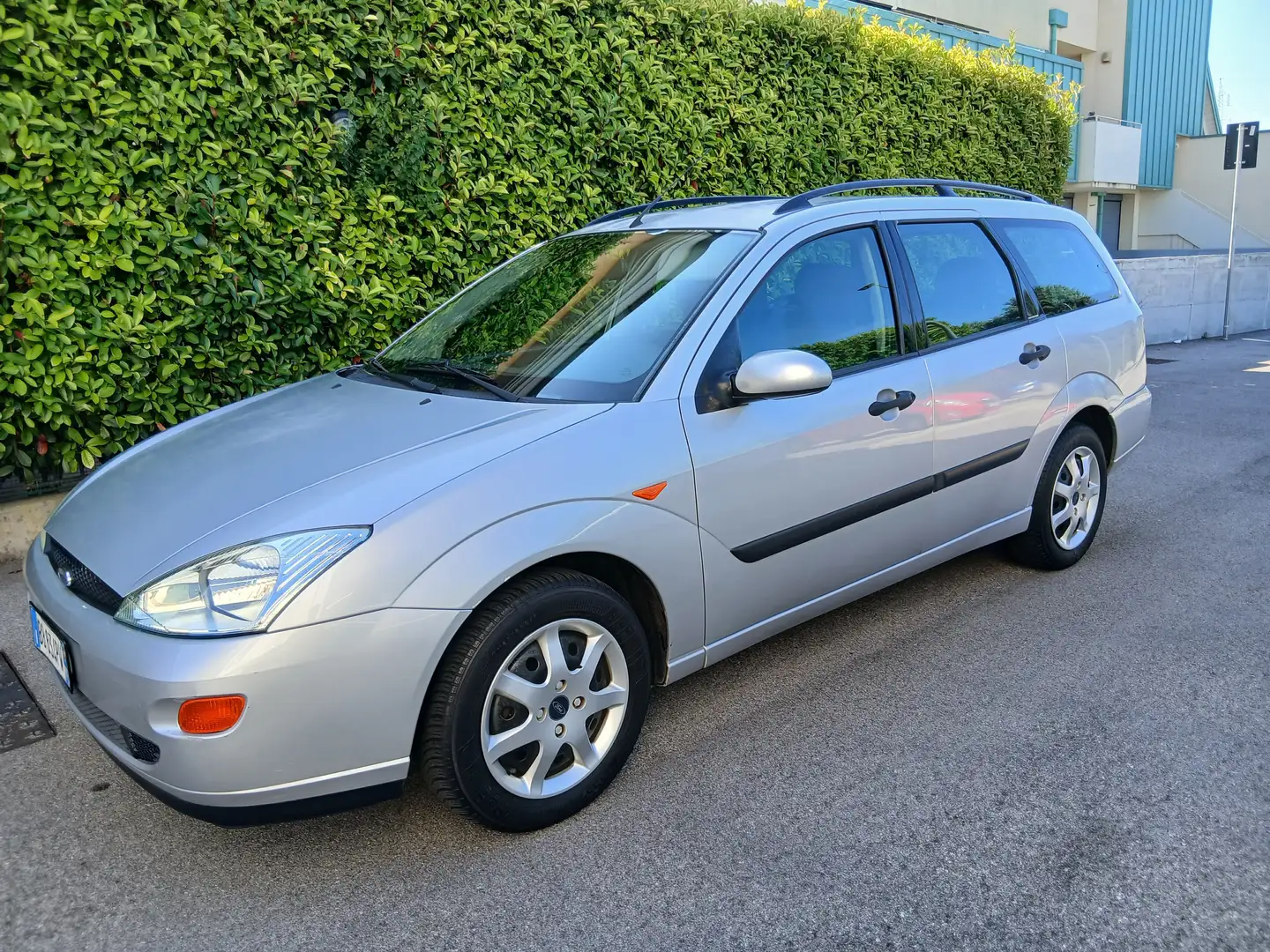 Ford Focus SW 1.6i 16v Ambiente Argent - 1