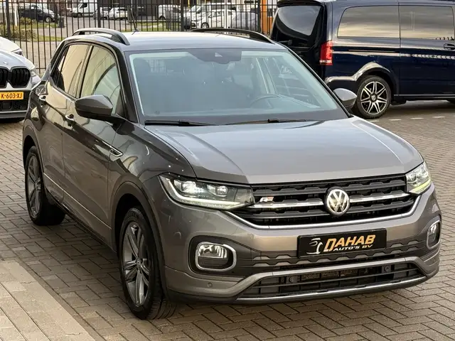 Volkswagen T-Cross view 10