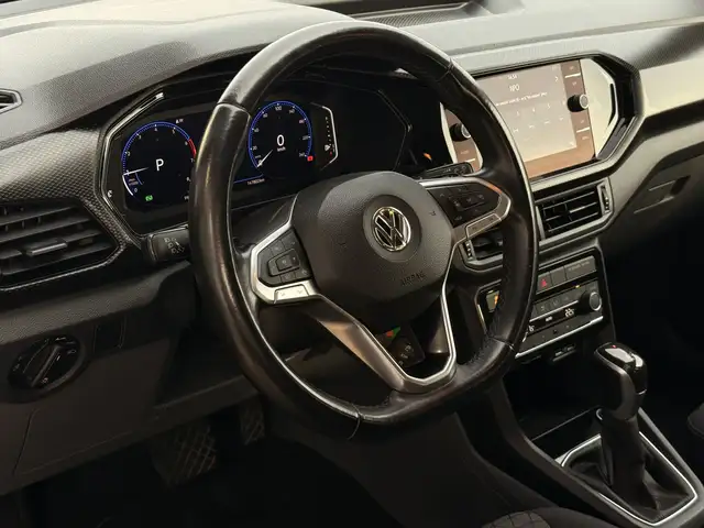 Volkswagen T-Cross view 17