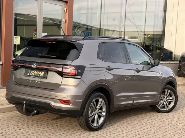 Volkswagen T-Cross view 16