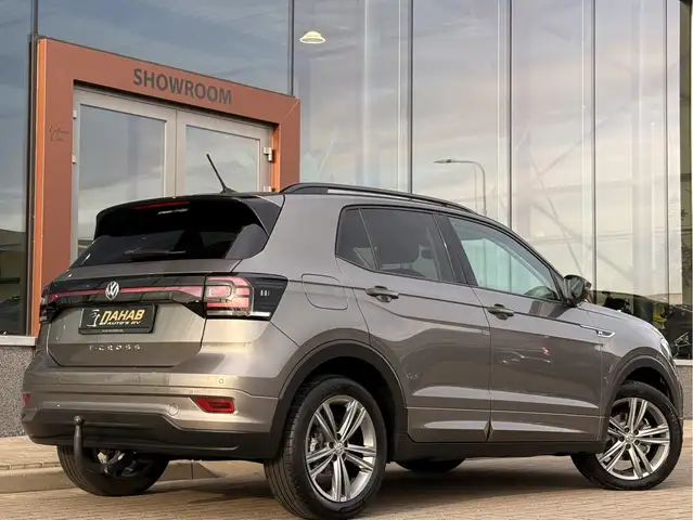Volkswagen T-Cross view 14