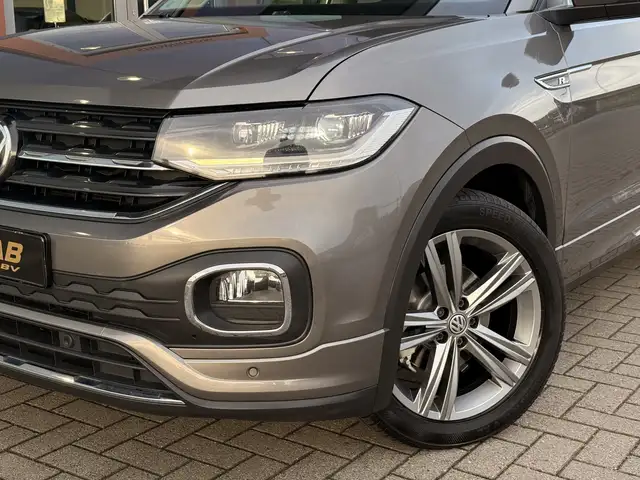 Volkswagen T-Cross view 5