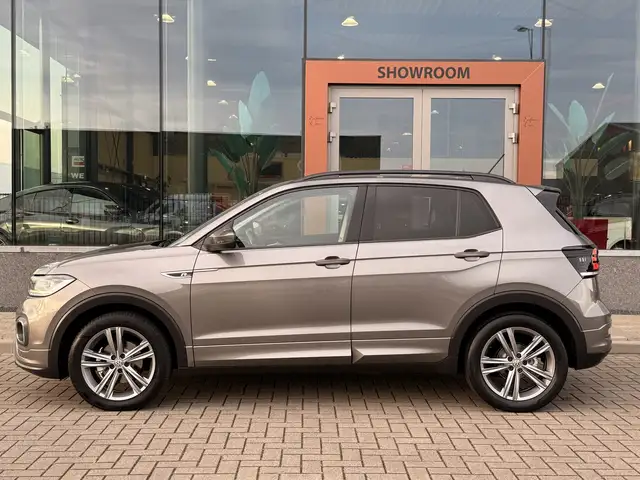 Volkswagen T-Cross view 8