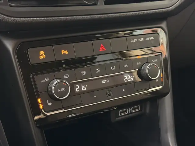 Volkswagen T-Cross view 30