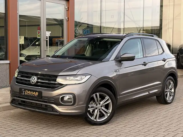 Volkswagen T-Cross view 3