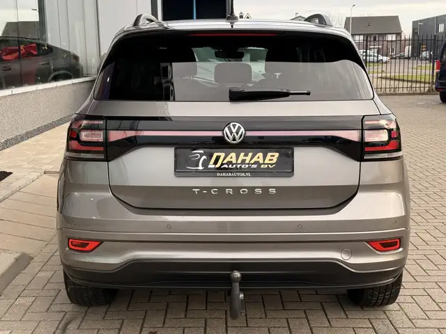 Volkswagen T-Cross view 12