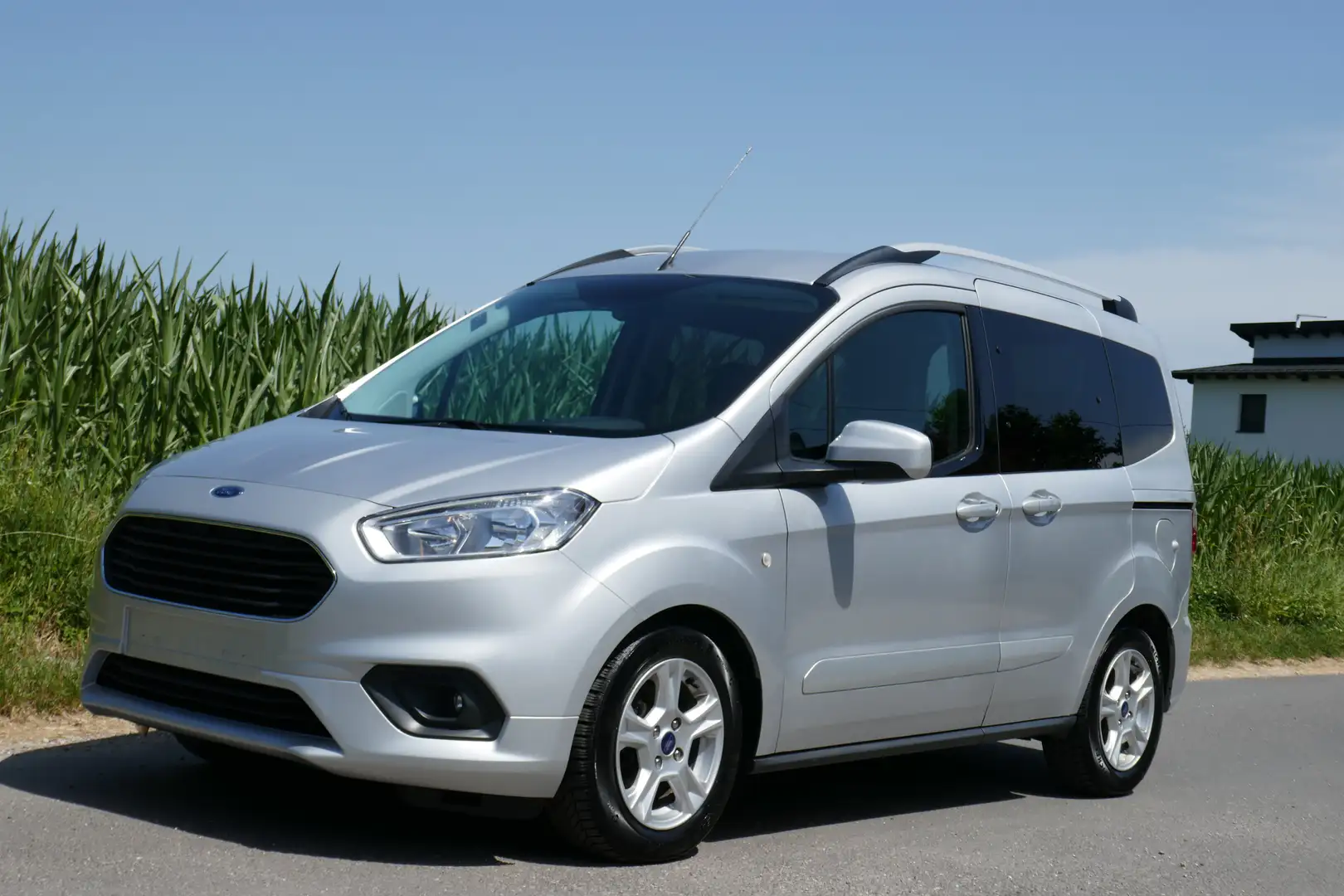 Ford Tourneo Courier Titanium Argento - 1