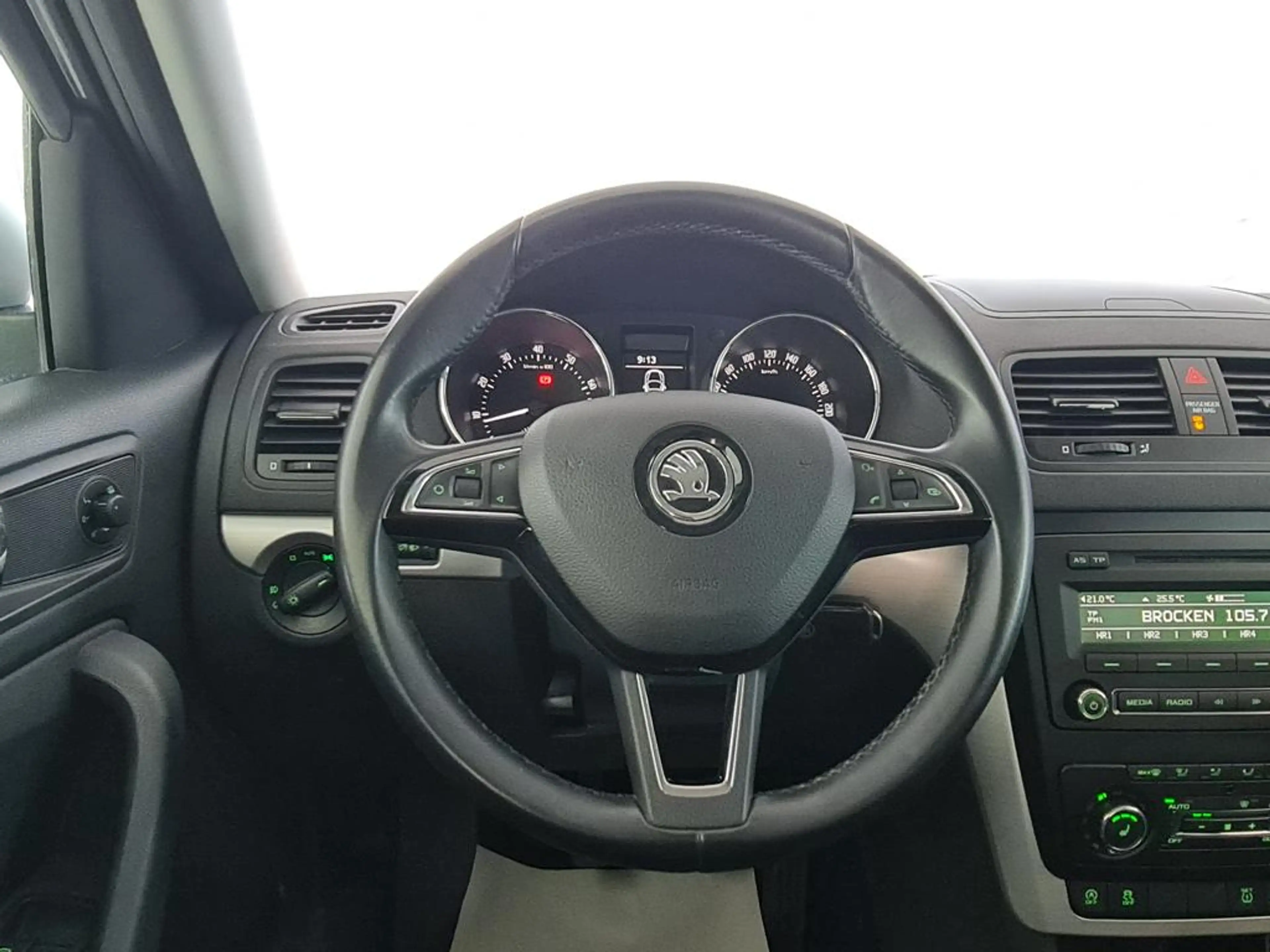 Skoda Yeti Ambition Outdoor, 1.Hand, unfallfrei, PDC, Scheckheftgepflegt — photo 11