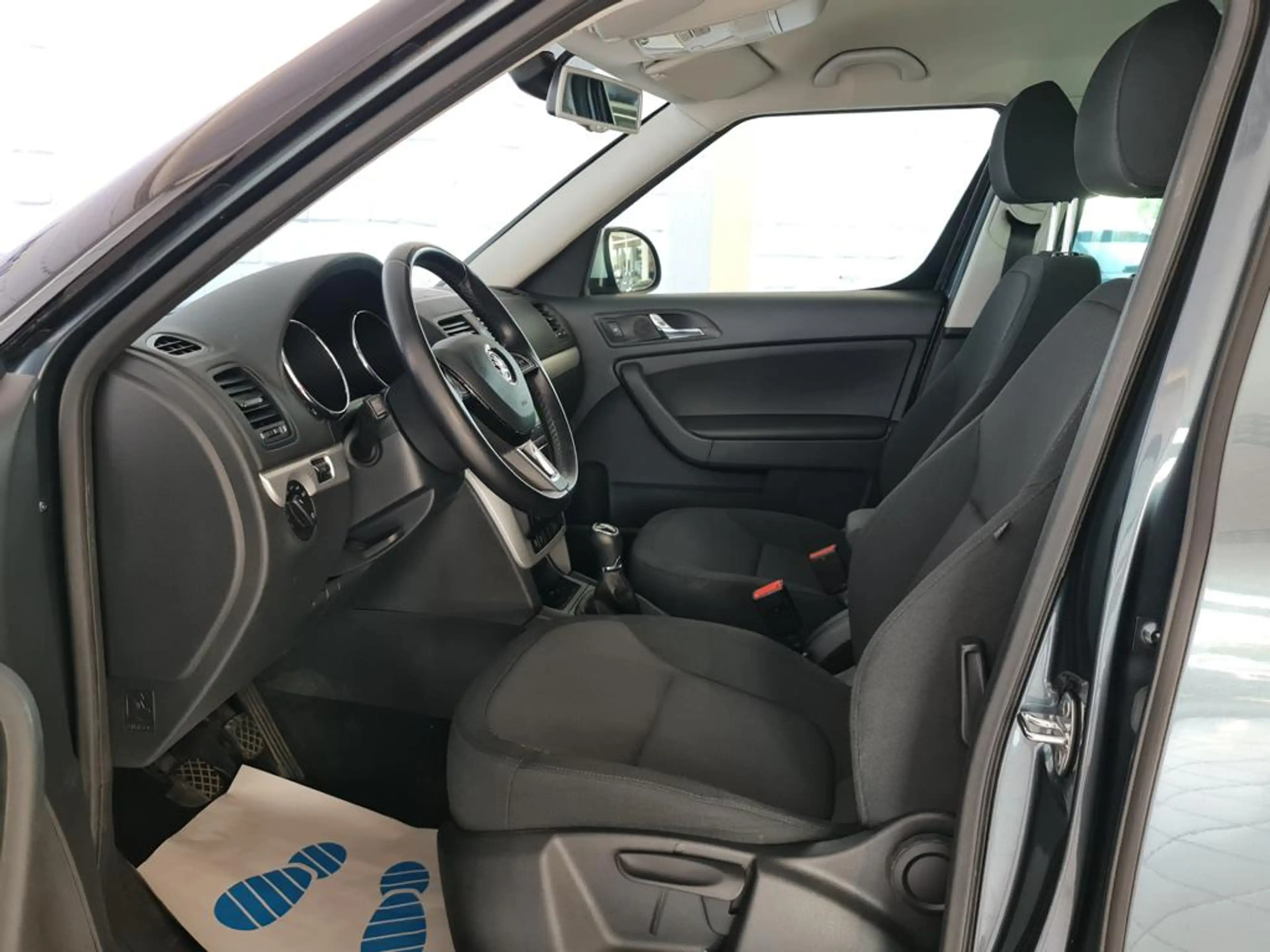 Skoda Yeti Ambition Outdoor, 1.Hand, unfallfrei, PDC, Scheckheftgepflegt — photo 9