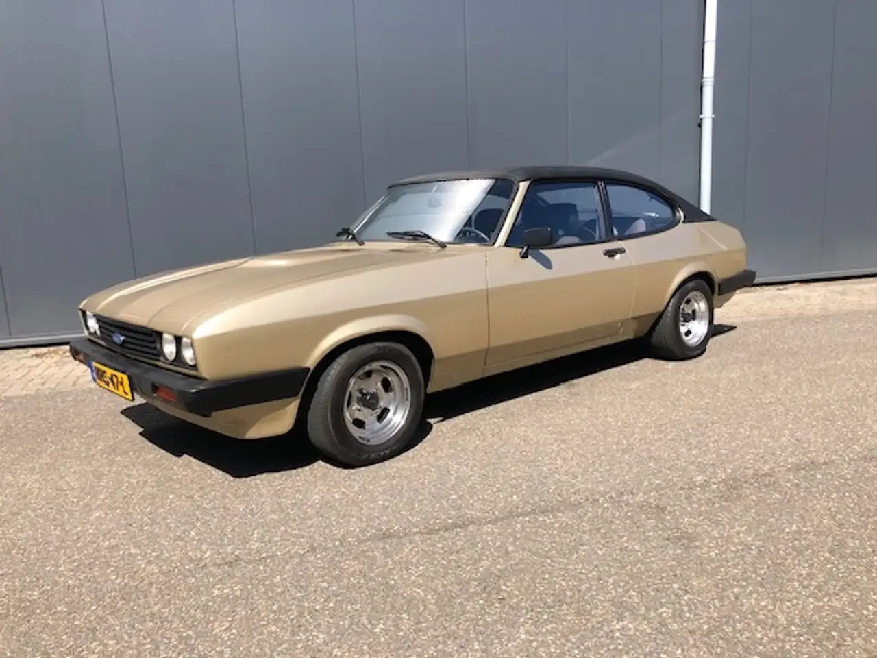 Ford Capri 1.6 GL Automaat, foto 2