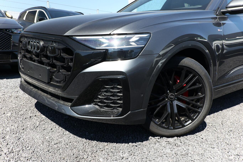 Audi Q8 S line 2xS AssistenzP+ 22Z Laser Pano B&O Leder... — photo 5