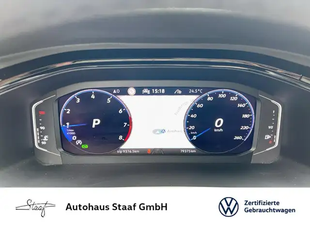 Volkswagen T-Roc view 10
