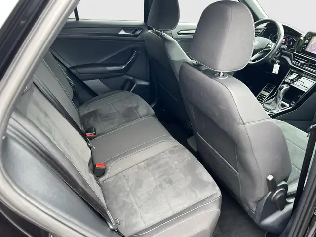 Volkswagen T-Roc view 14