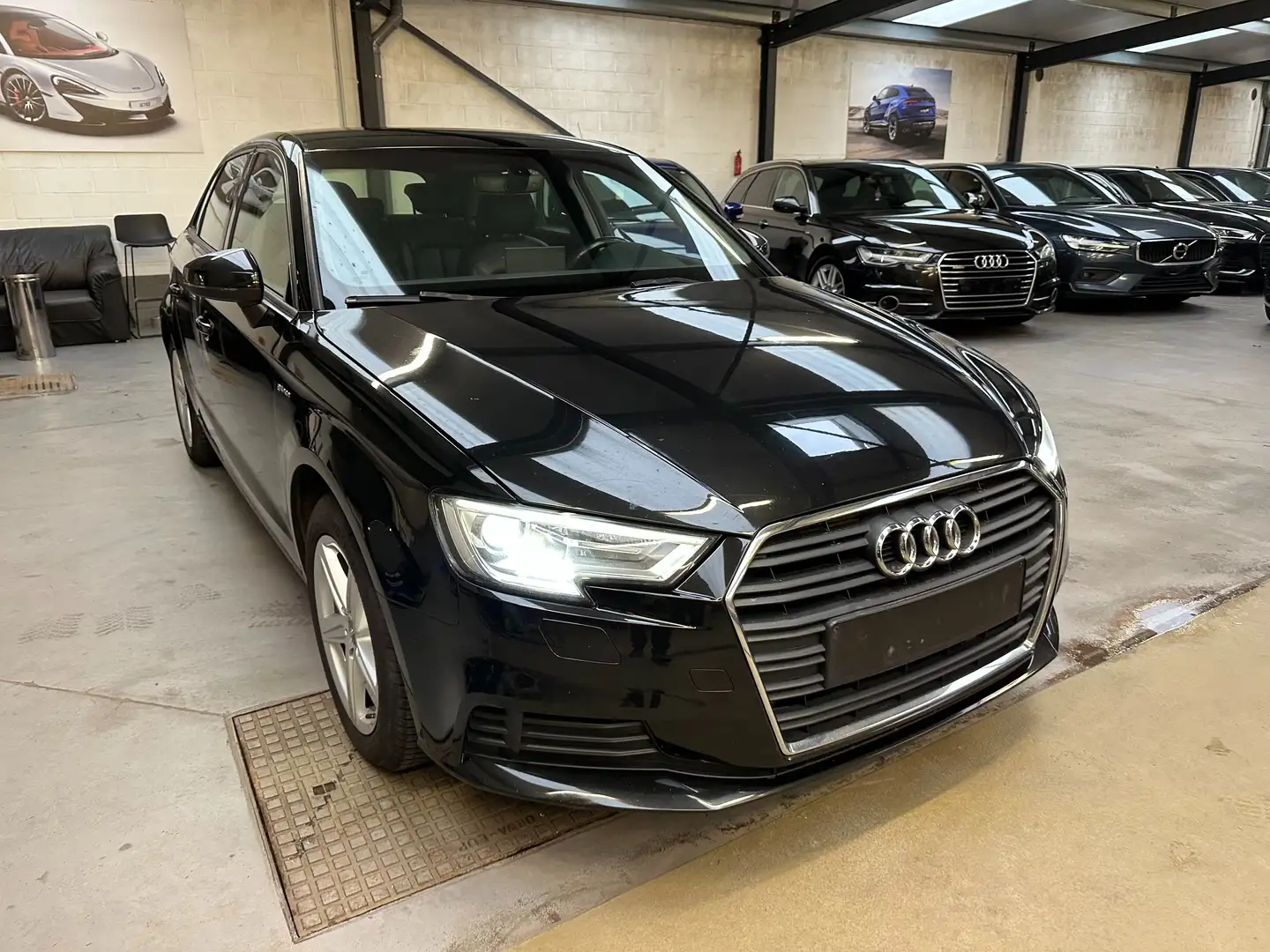 Audi A3 CNG 1.4 TFSI Noir - 1