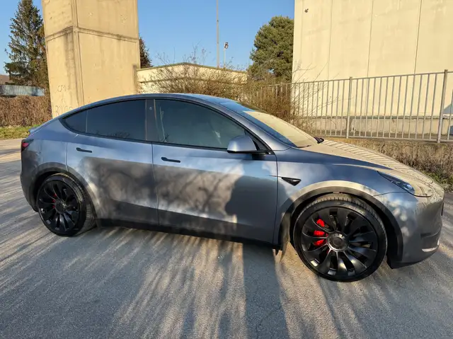 Tesla Model Y Tesla Model Y PERFORMANCE Come Nuova  Gancio Train