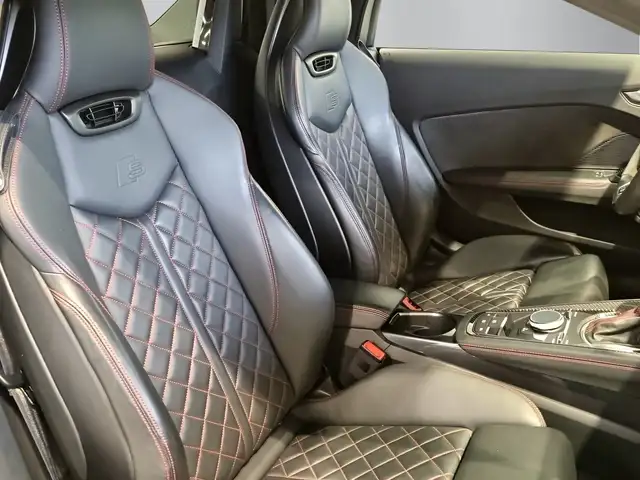 Audi TT Audi TTS Roadster quattro Ansicht 12