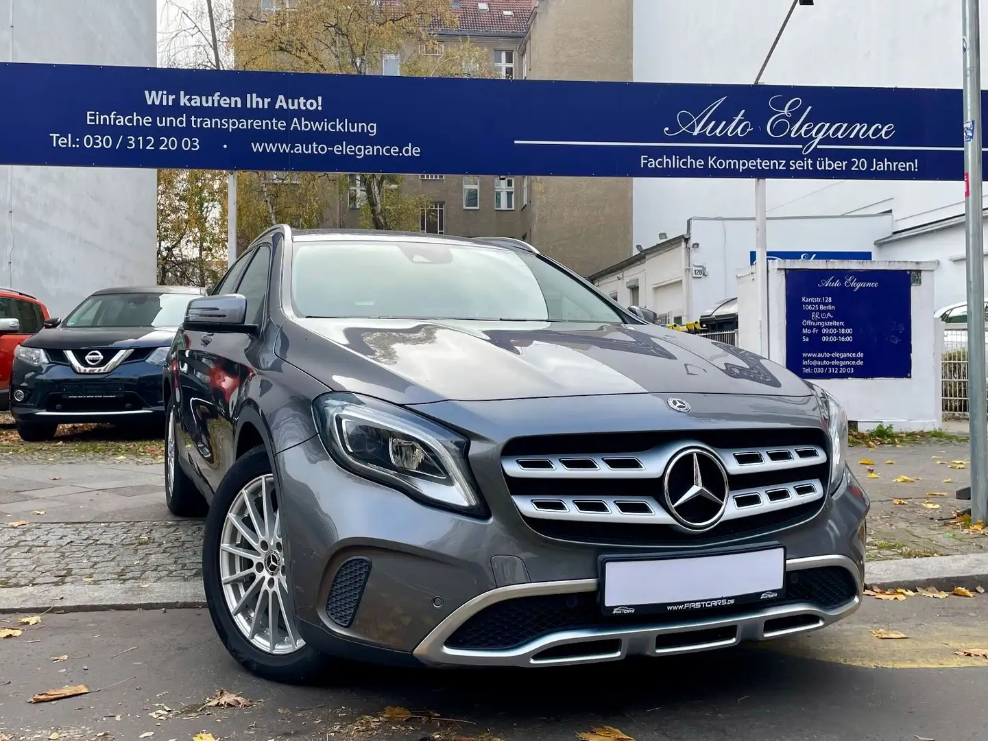 Mercedes-Benz GLA 250 Urban-/Progressive-Paket Navi PDC SHZ! Grau - 1
