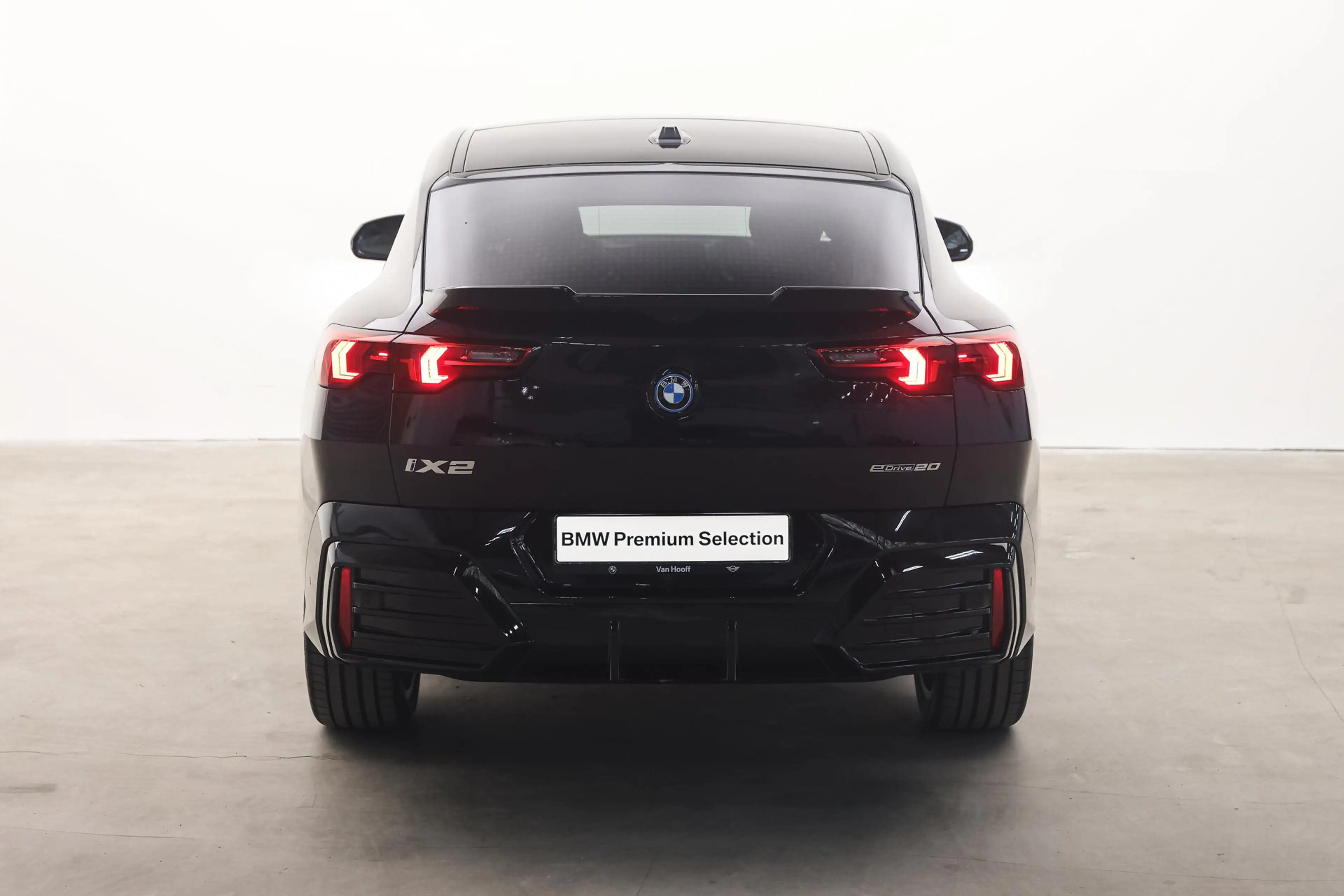 BMW iX2 eDrive20 M Sport / Panoramadak / Sportstoelen / M — photo 6