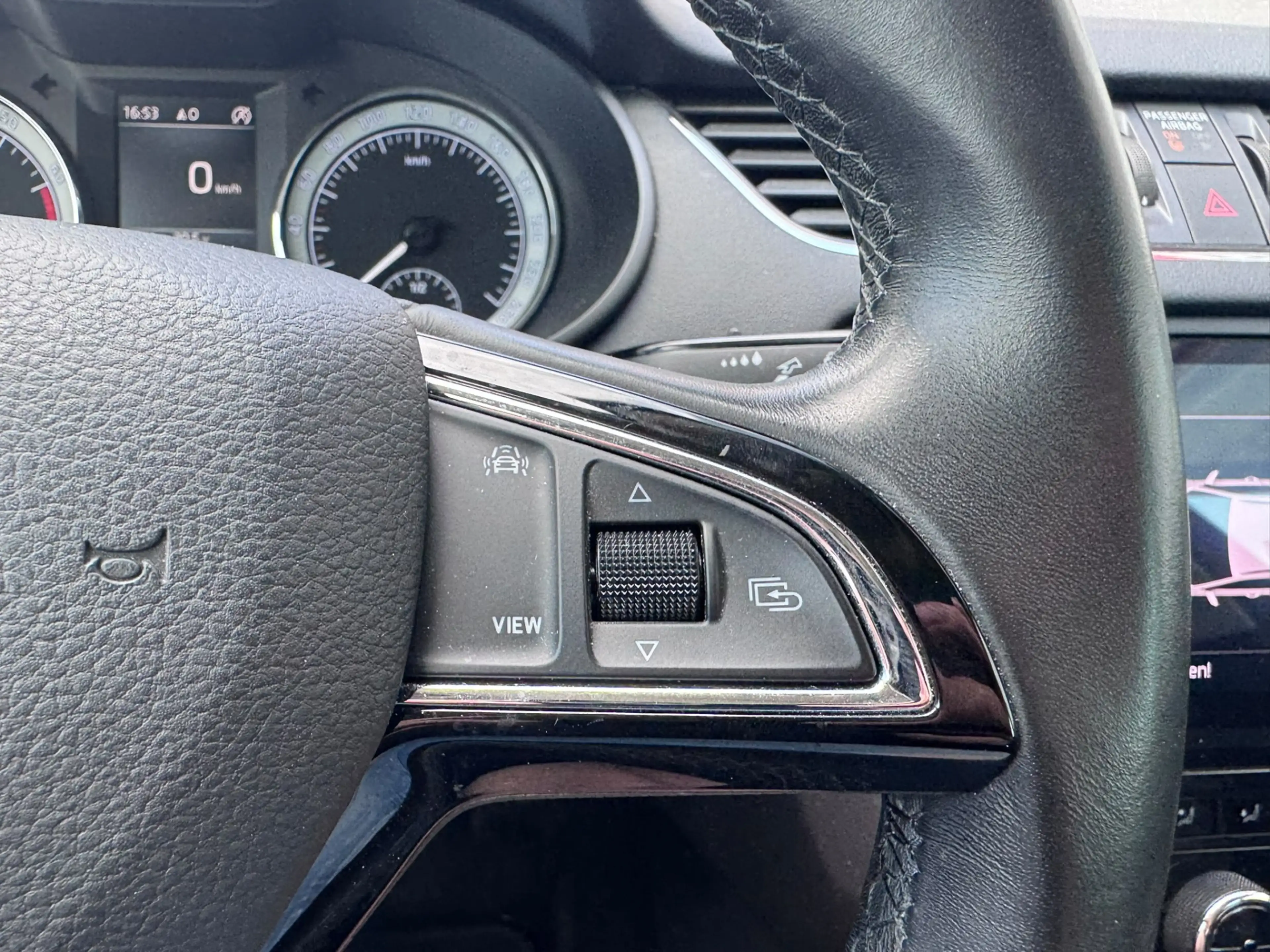 Skoda Octavia 1.5 TSI Greentech Ambition — photo 13