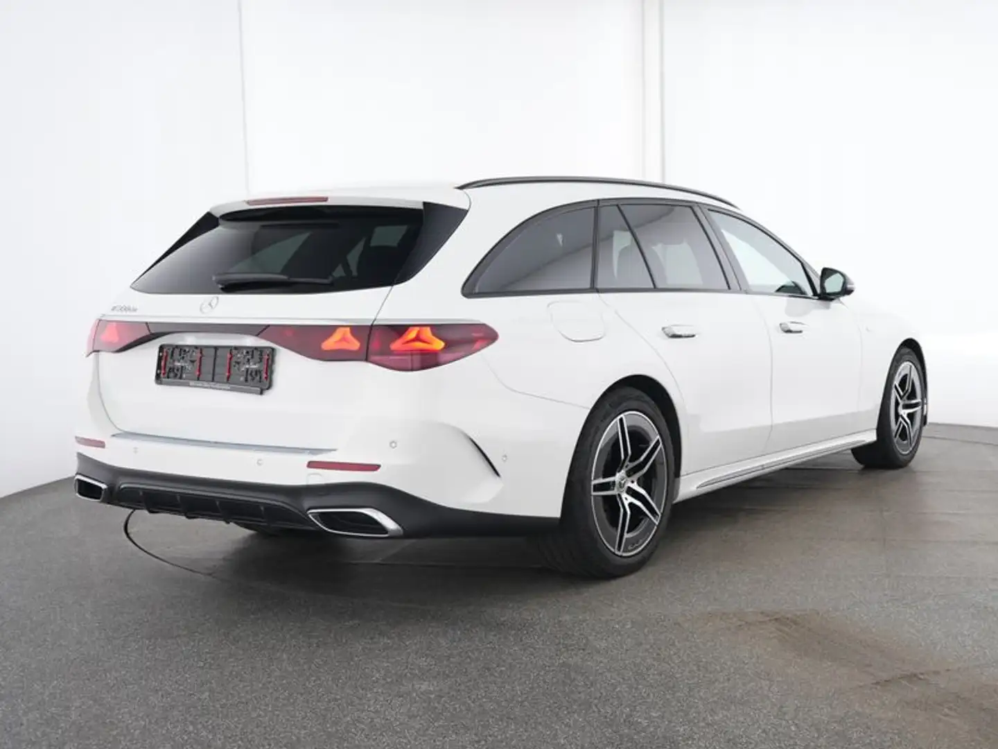 Mercedes-Benz E 300 T de * AMG Night AHK Distronic LED Weiß - 2