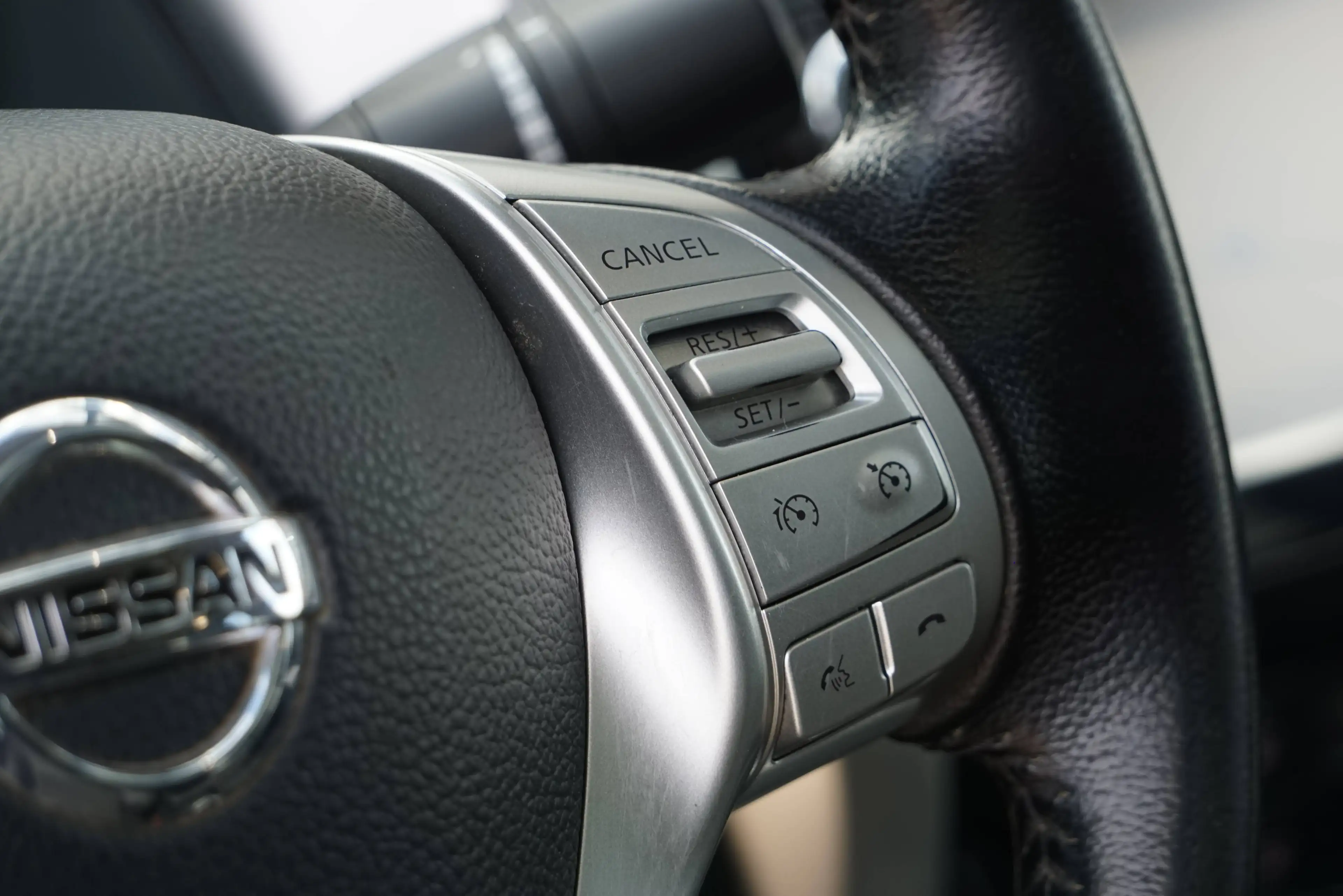 Nissan Navara 2.3 dCi 4WD / TVA-BTW RECUP / HARDTOP / CAM360 / NAVI / AUTO / LED / XENON / CRUISE / CUIR — photo 10