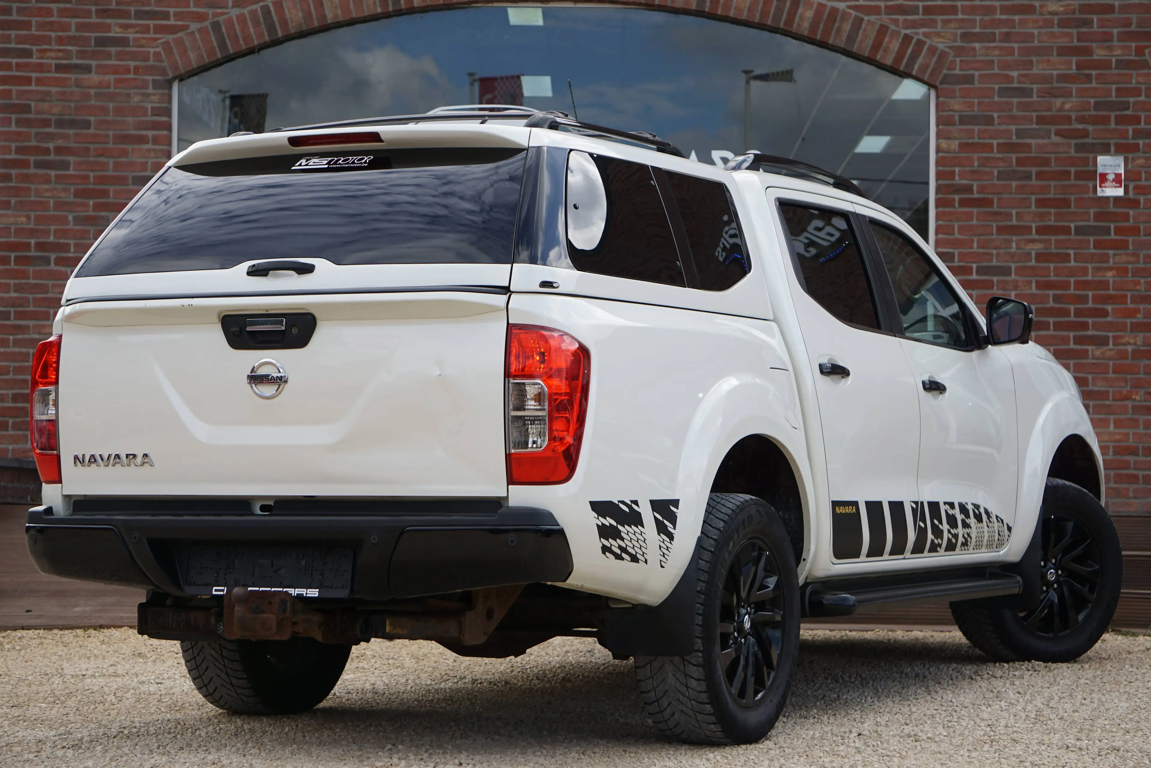Nissan Navara 2.3 dCi 4WD / TVA-BTW RECUP / HARDTOP / CAM360 / NAVI / AUTO / LED / XENON / CRUISE / CUIR — photo 3