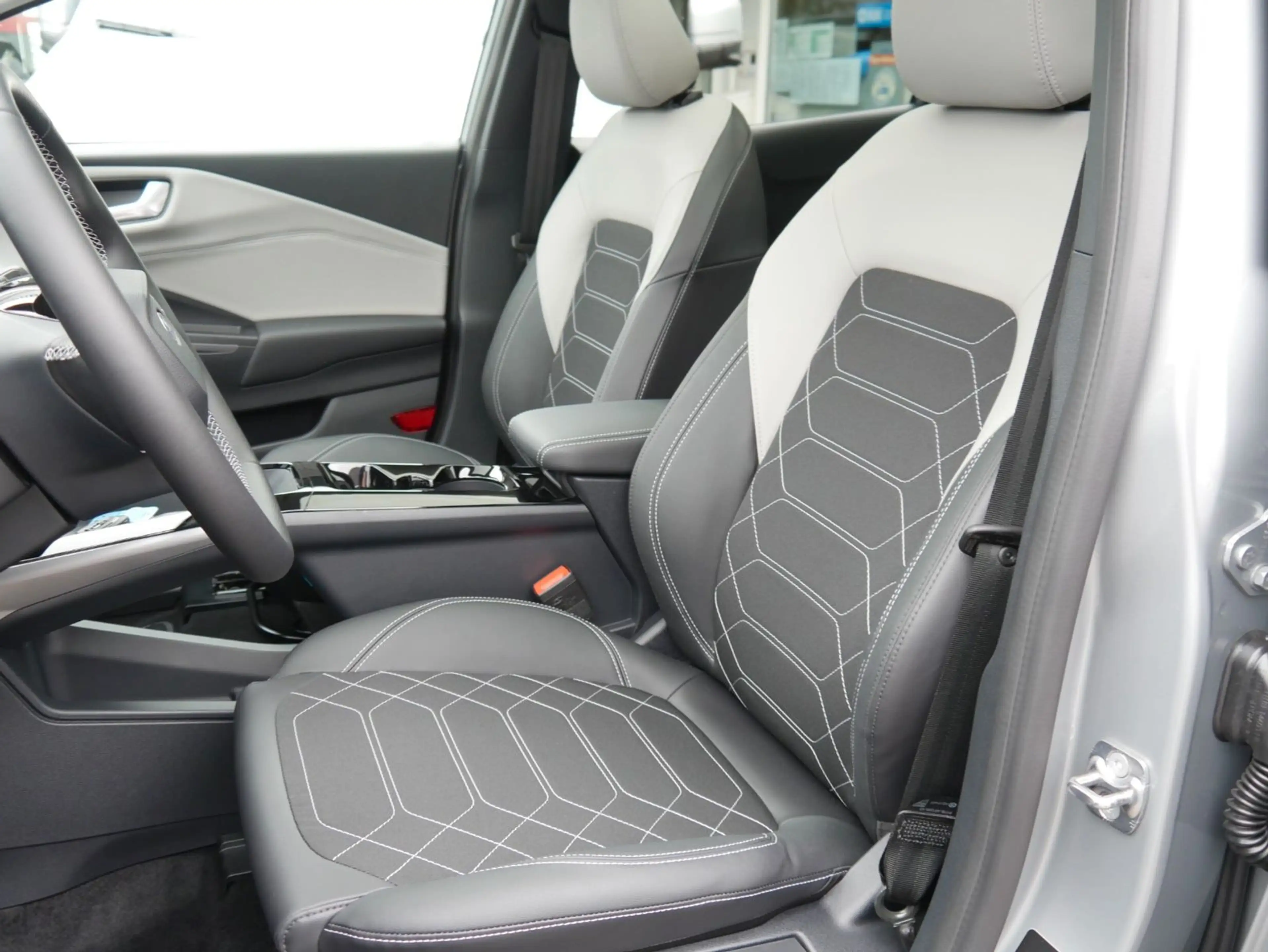 Ford Puma Gen-E Premium + Winter + Panorama-Dach — photo 3