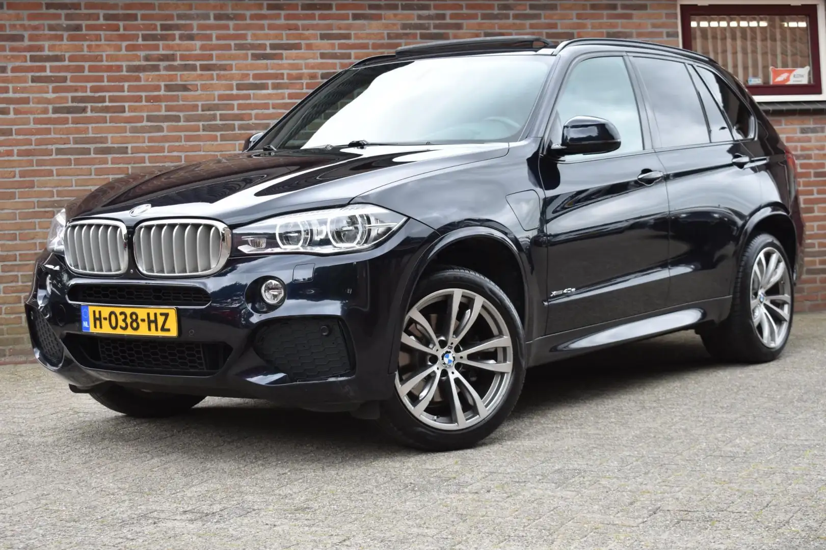 BMW X5 XDrive40e High Executive '15 MOTOR SCHADE Pano Led Black - 1