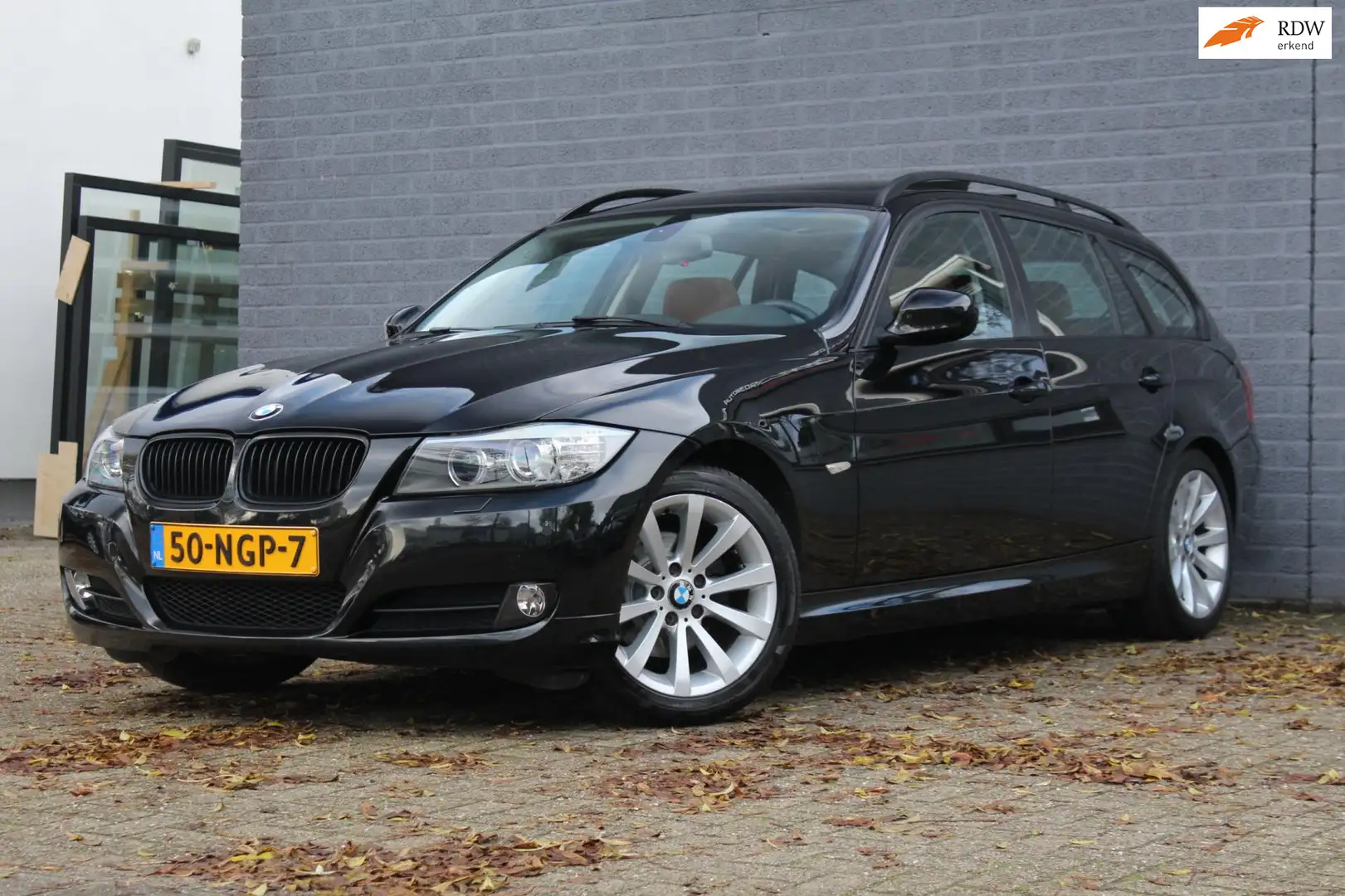 BMW 318 3-serie Touring 318i High Executive Leder, Trekhaa Schwarz - 1