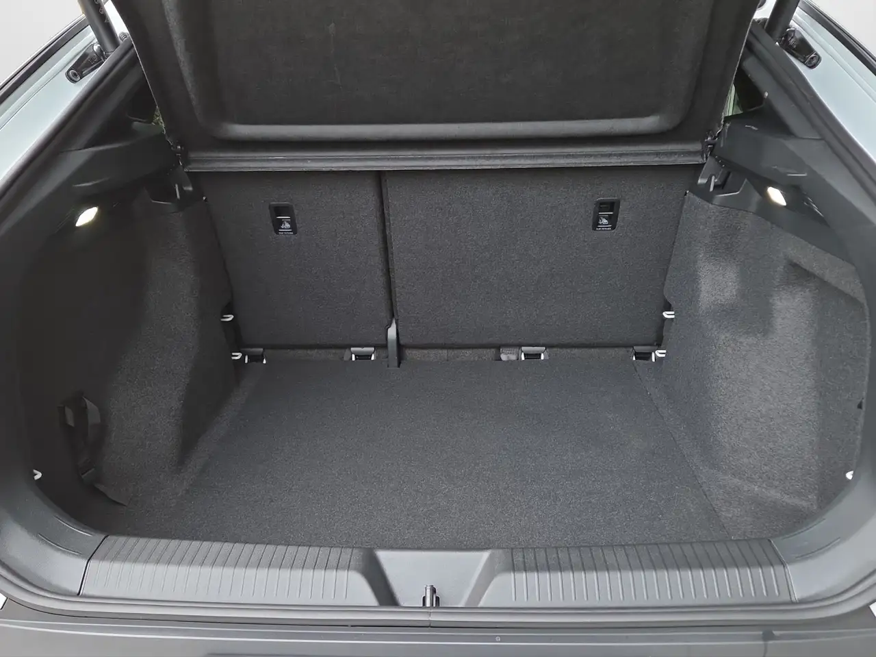 Volkswagen ID.5 Pure LED-Matrix Navi Kamera AreaView Sitzheizung 12