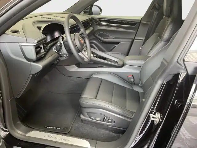 Porsche Macan Macan 4 Electric Panorama I AHK Ansicht 10