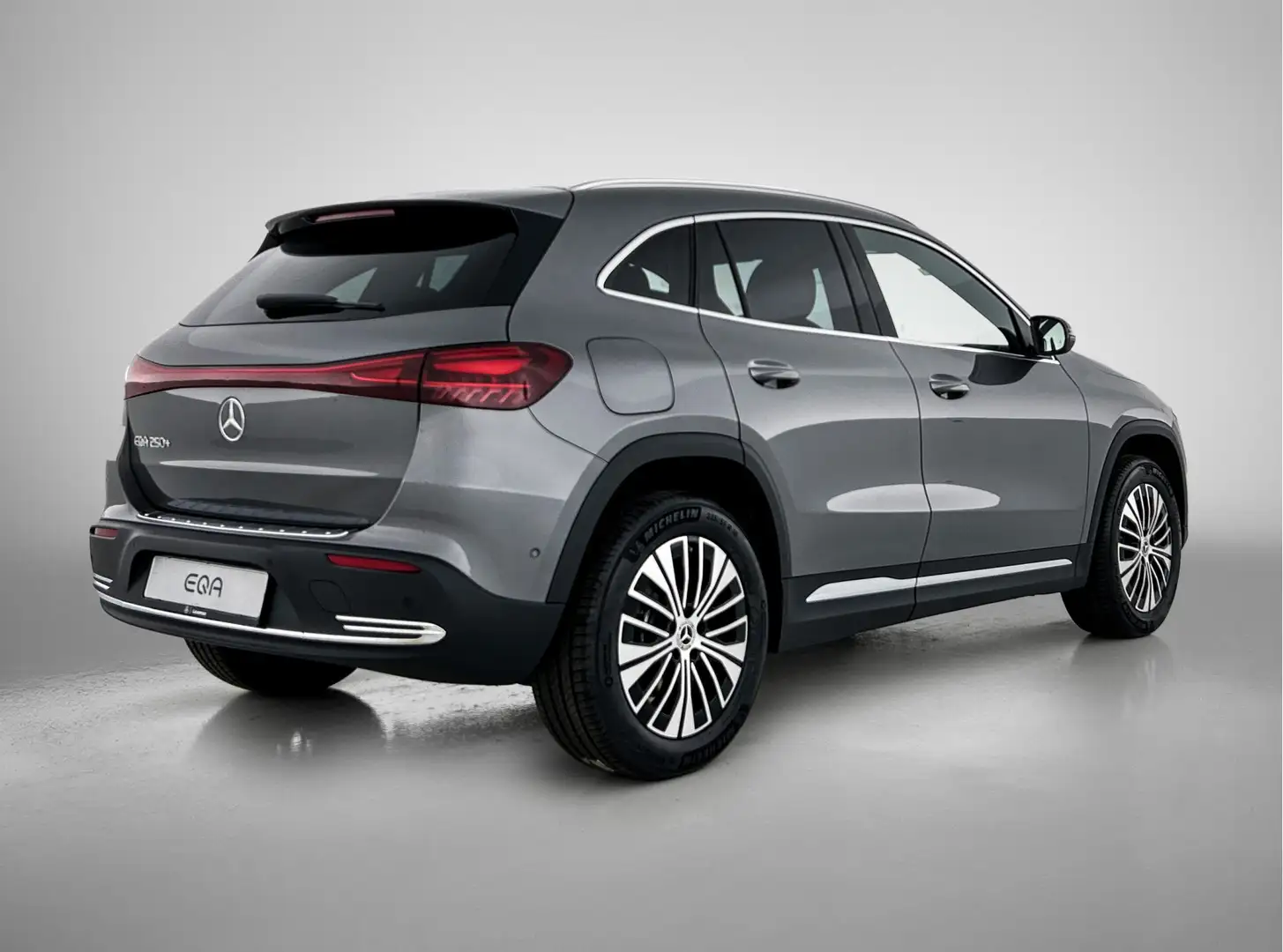 Mercedes-Benz EQA 250 250+ Business Solution Luxury 71 kWh | Panoramasch Grijs - 2