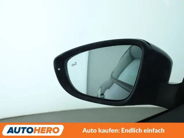 Volkswagen Scirocco view 28