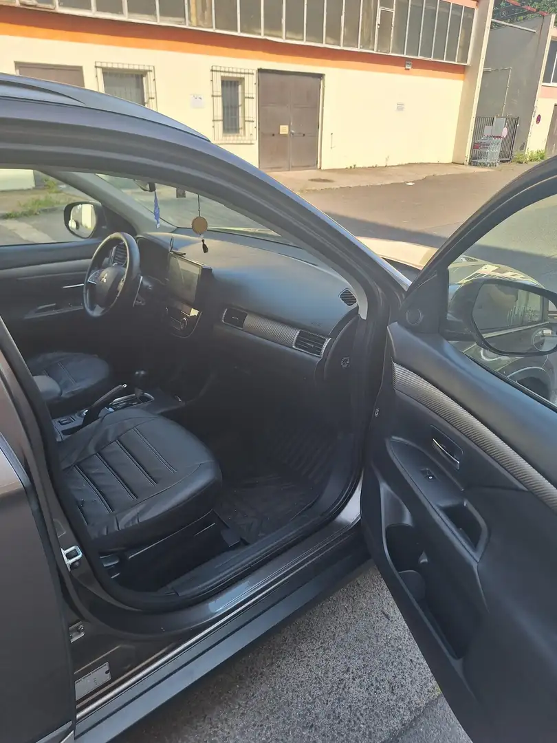Mitsubishi Outlander 2.2 DI-D 4WD Aut. Diamant Edition+ - 2