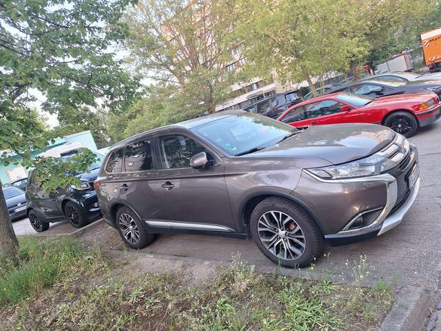 Mitsubishi Outlander 2.2 DI-D 4WD Aut. Diamant Edition+