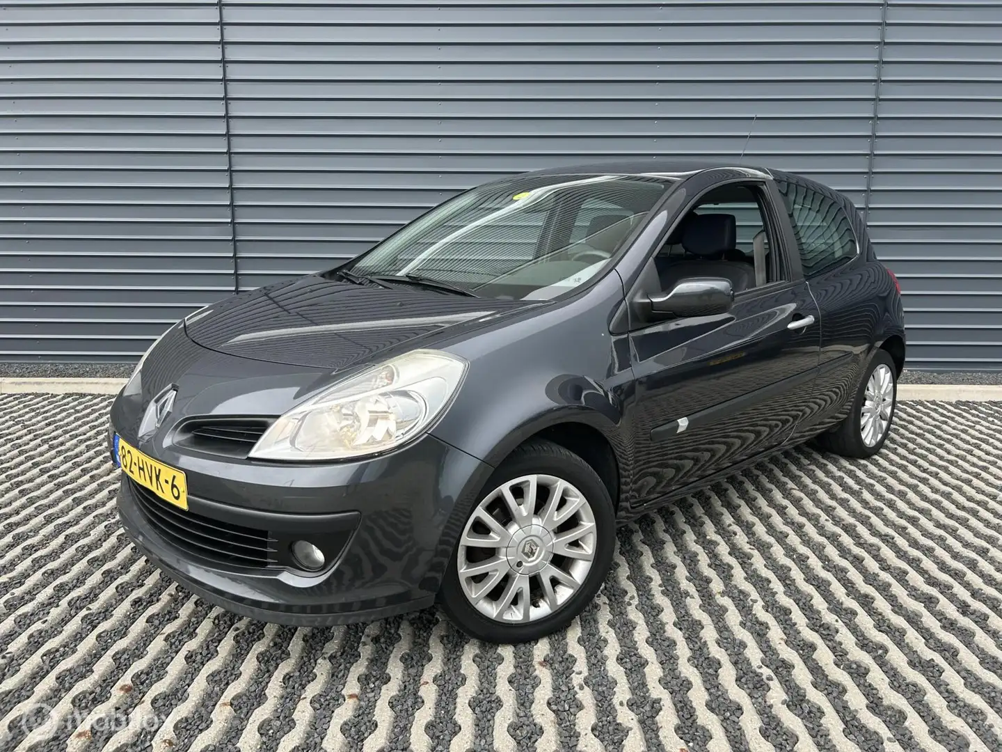 Renault Clio 1.2-16V Collection Gris - 1