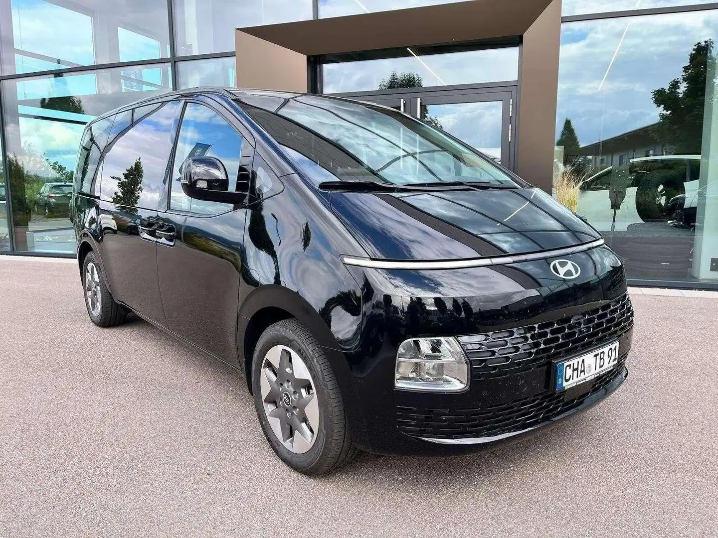 Hyundai STARIA Trend Hybrid 2WD Schwarz - 2
