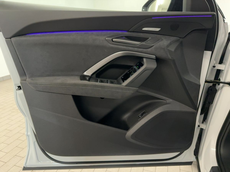 Audi Q5 TFSI quattro S tronic — photo 14