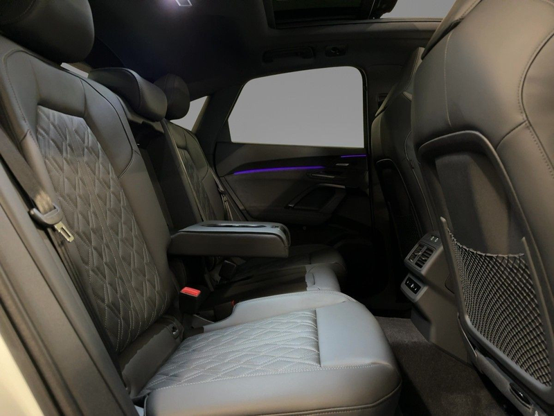 Audi Q5 TFSI quattro S tronic — photo 9