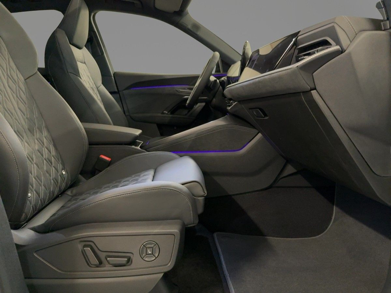 Audi Q5 TFSI quattro S tronic — photo 8